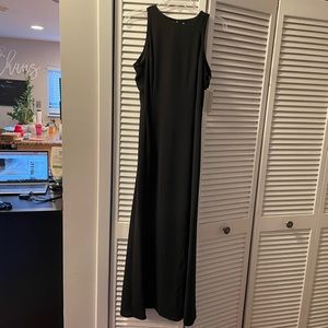Adrianna Papell fitted black classic maxi dress